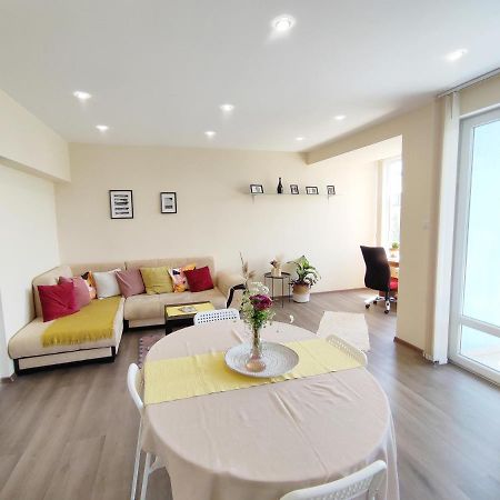 By The Cathedral - Top Center - 2 Bedroom Flat Varna Exterior photo