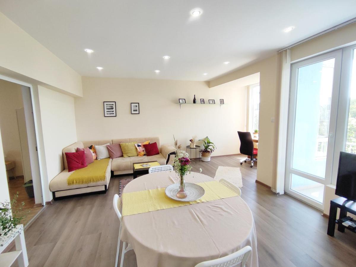 By The Cathedral - Top Center - 2 Bedroom Flat Varna Exterior photo